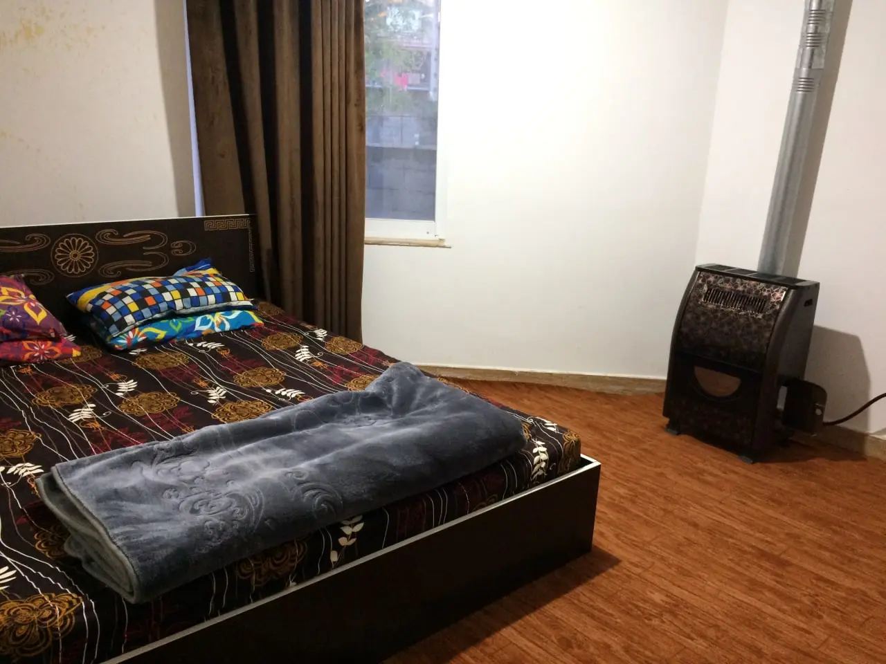 سوئیت جنگلی گیسوم صنوبر