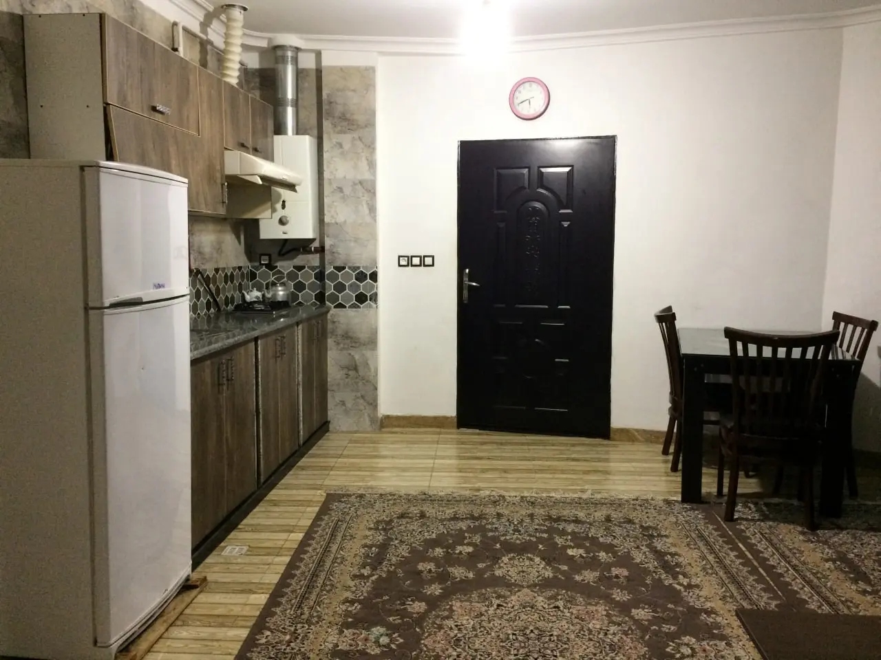 سوئیت جنگلی گیسوم صنوبر