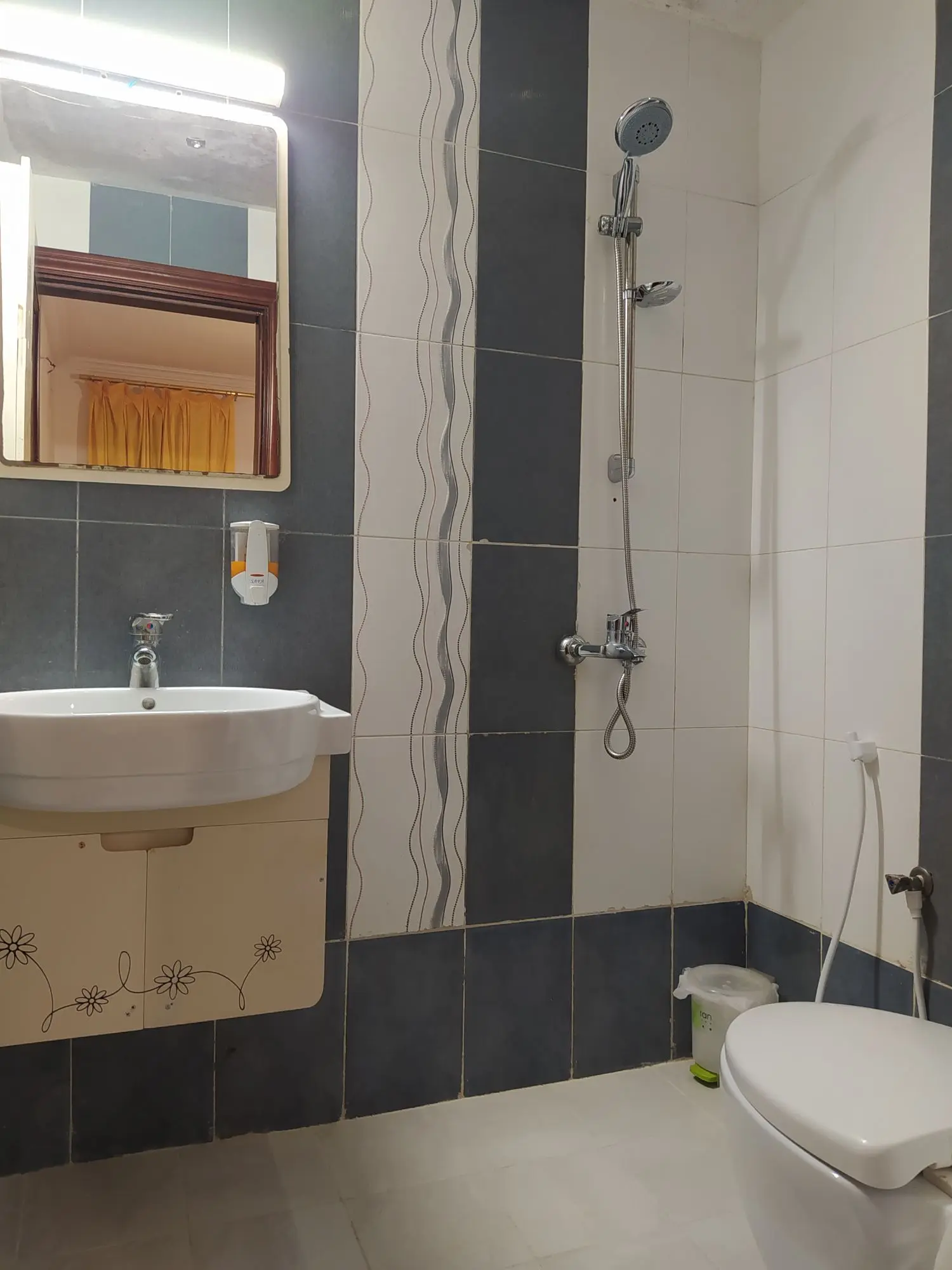 یک خواب دنج 4 در نوبنیاد