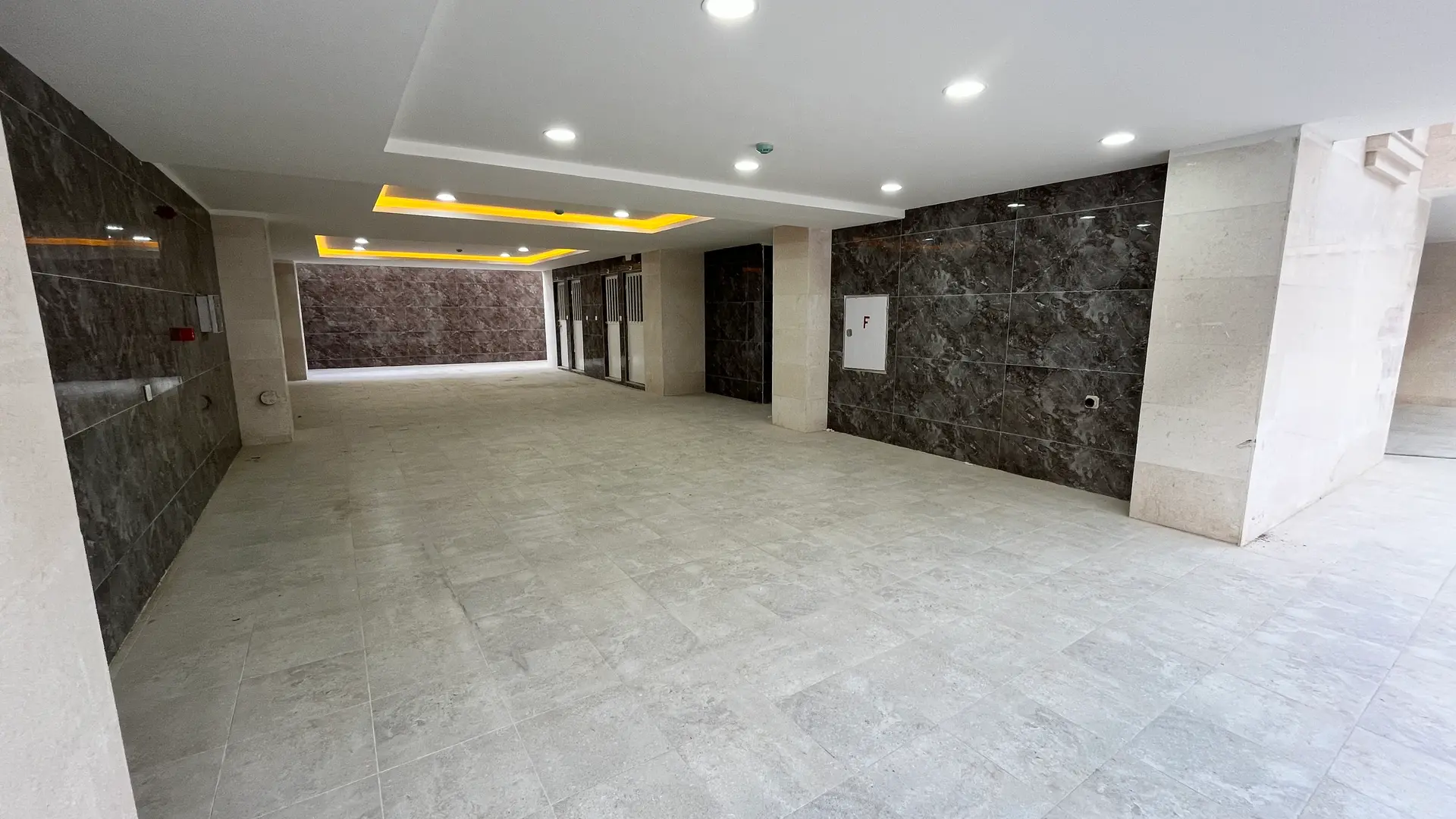 آپارتمان سه خوابه لوکس حلما 1