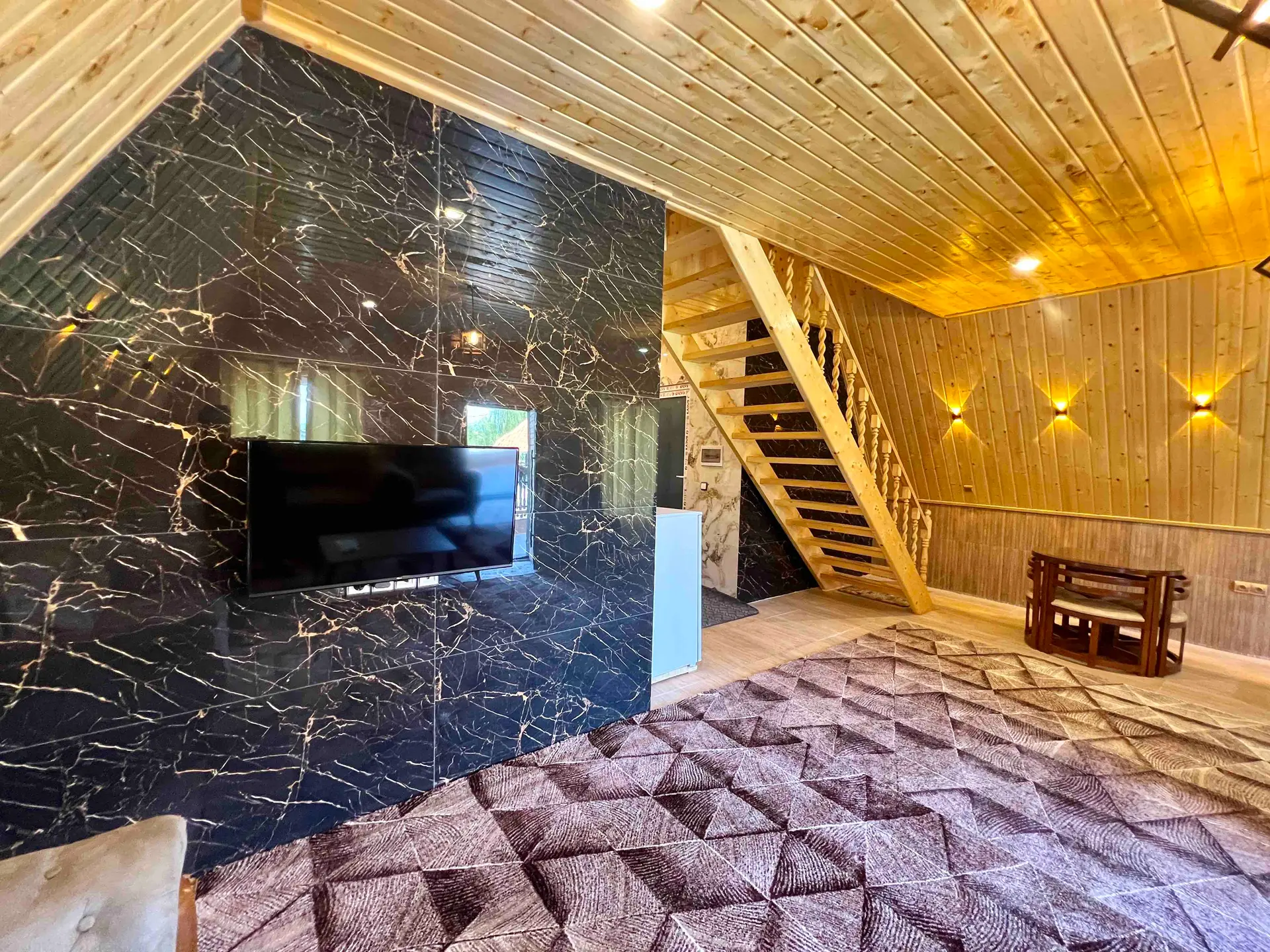 کلبه سوئیسی استخردار گیسوم توسکا