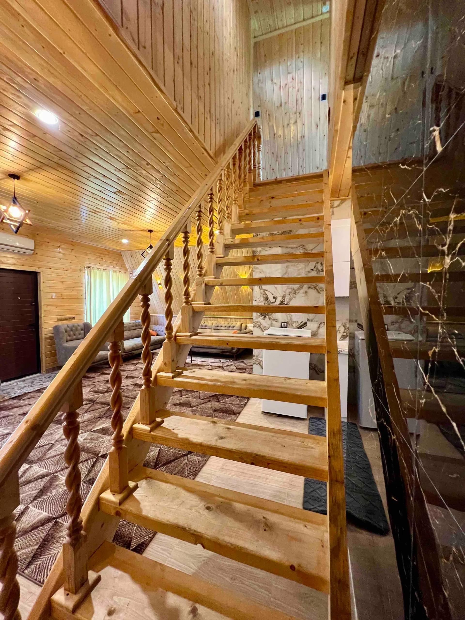 کلبه سوئیسی استخردار گیسوم توسکا