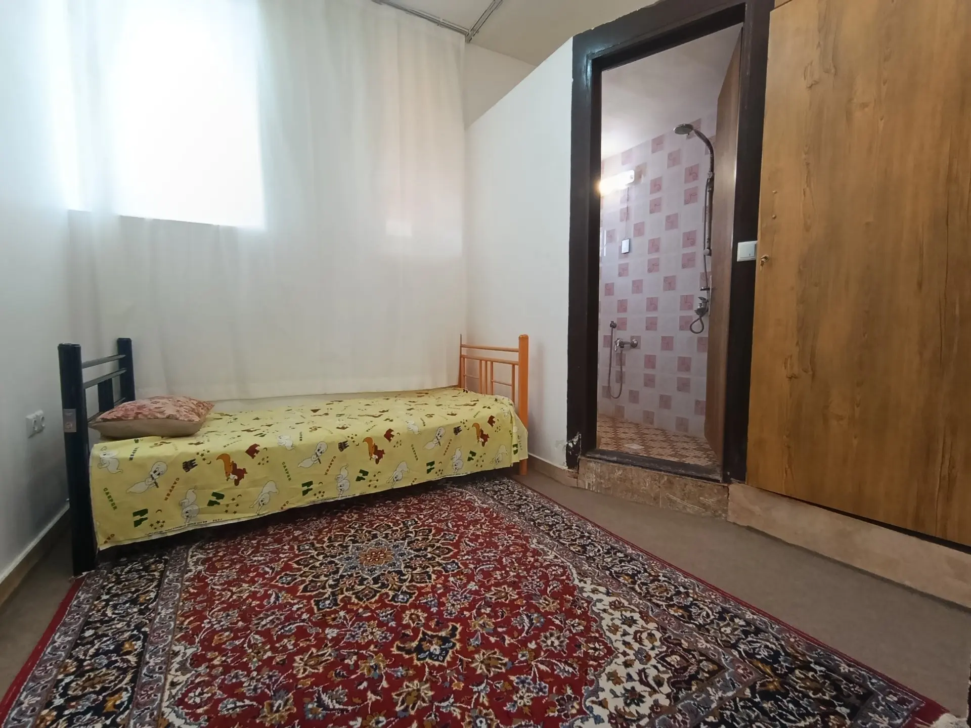 دوخوابه حیاط دار تمیز
