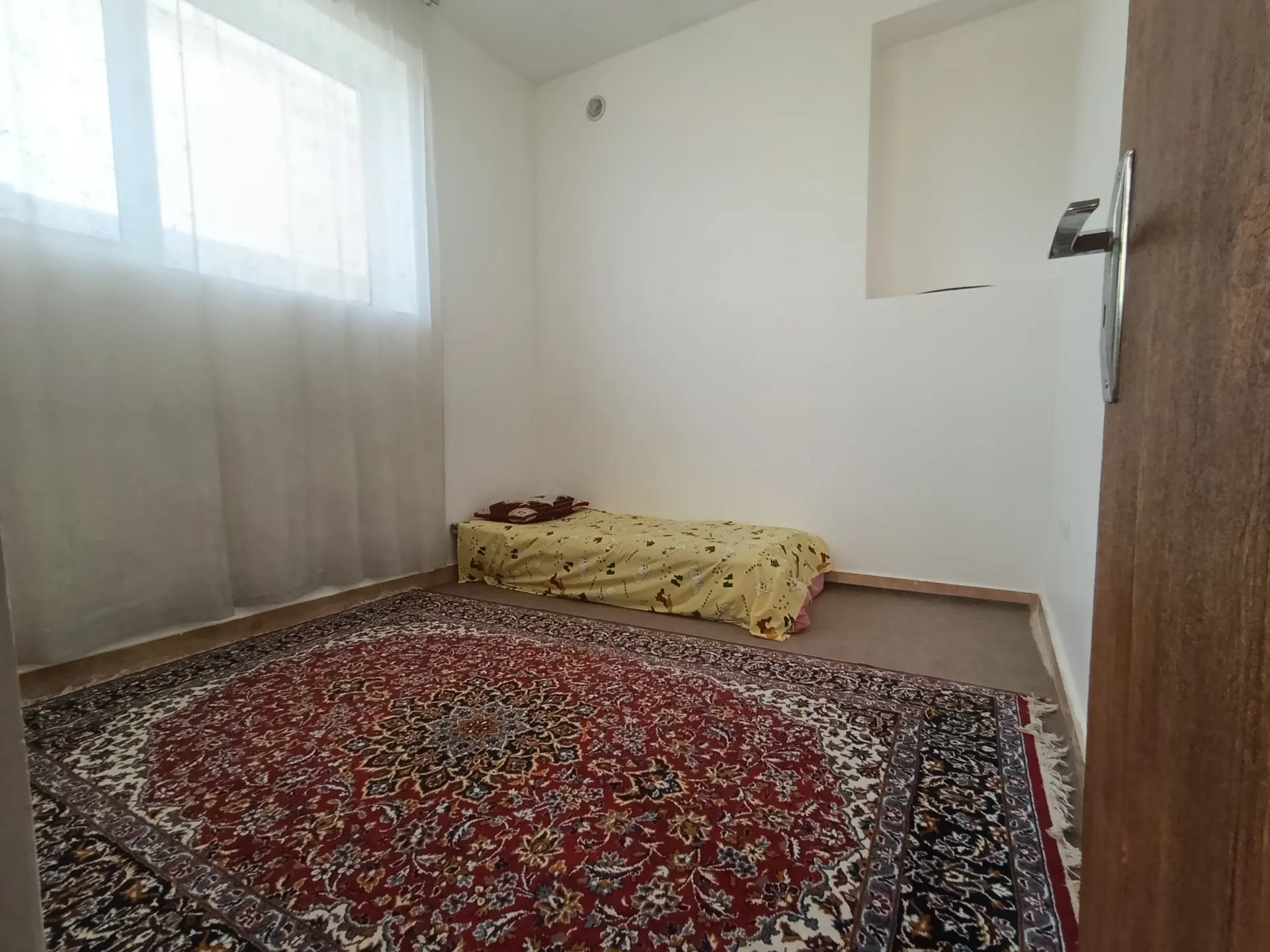 دوخوابه حیاط دار تمیز