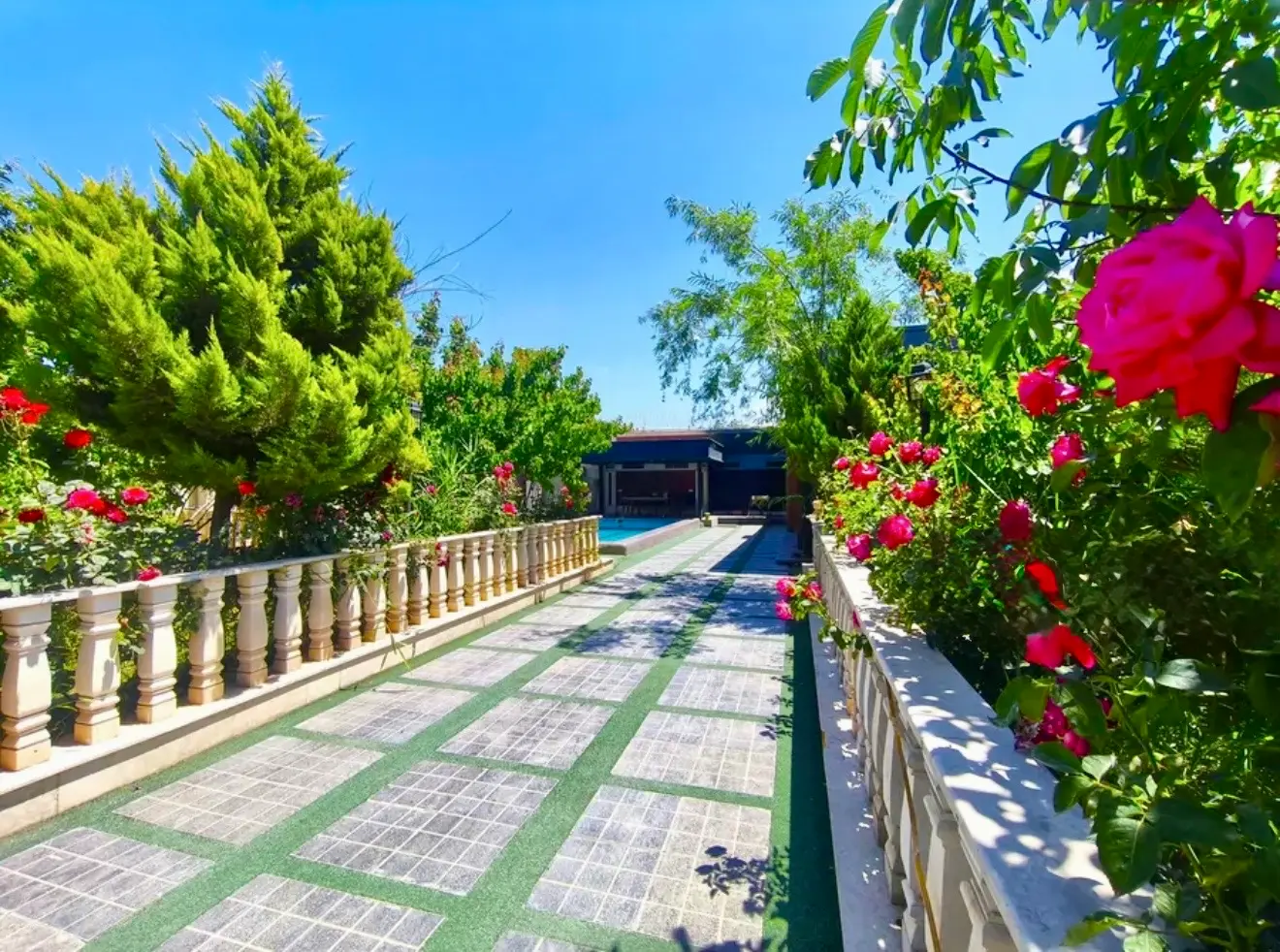 باغ ویلا مدرن و لوکس استخر آبگرم
