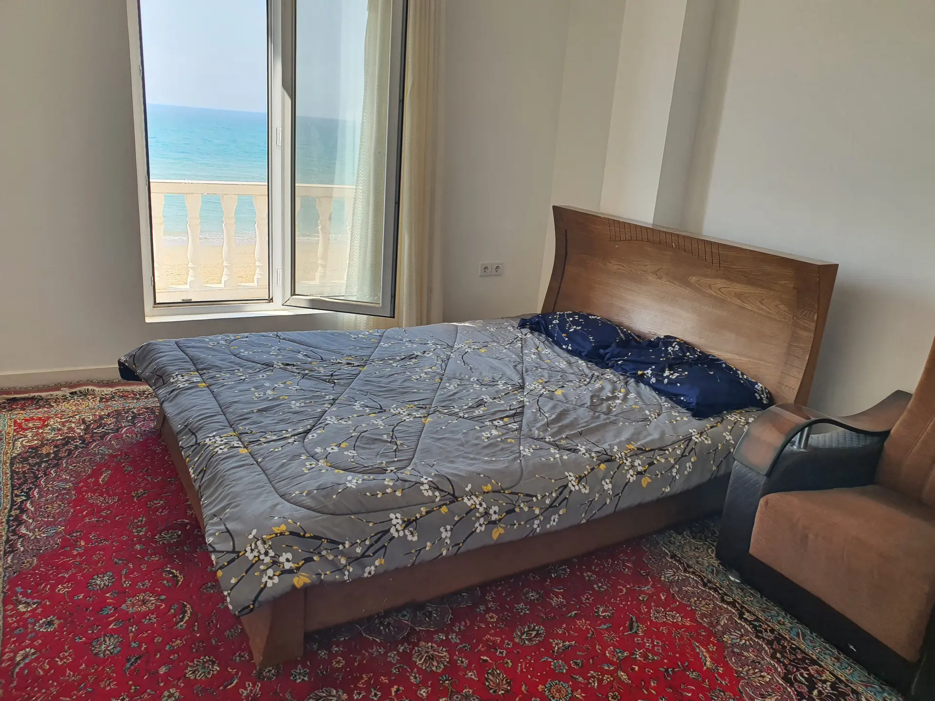 منزل مبله ساحلی شیک در سیراف