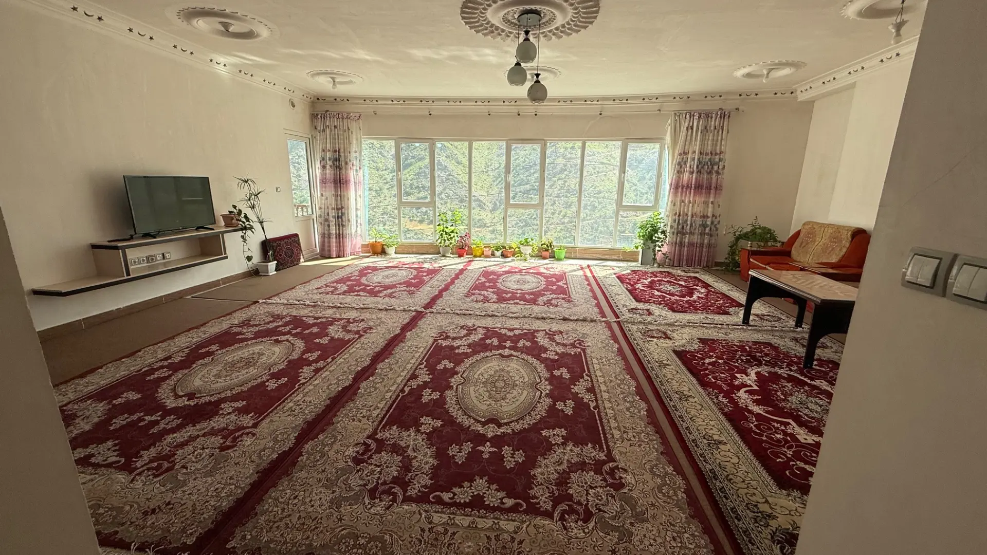 اجاره ویلای سه خوابه دیوەخان  در اورامان 