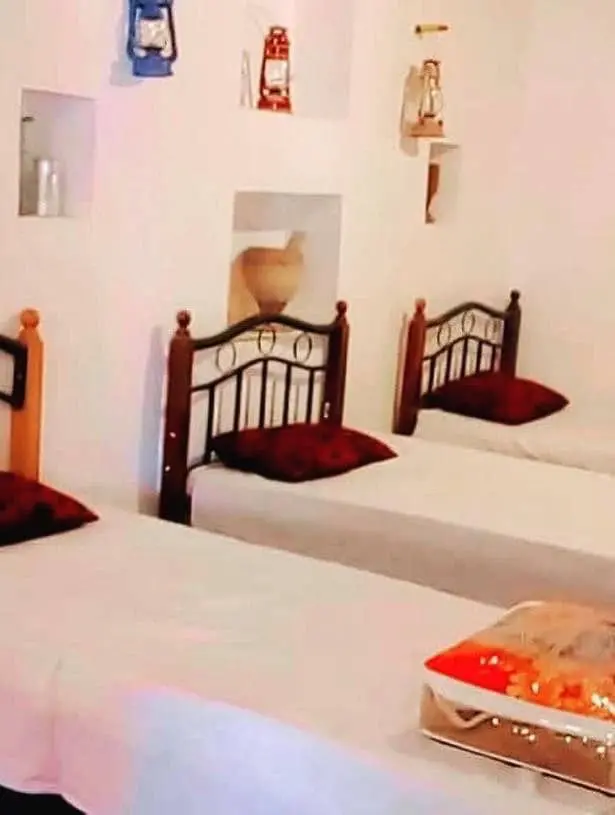 بوم گردی ناخدا علی اتاق گل محمدی