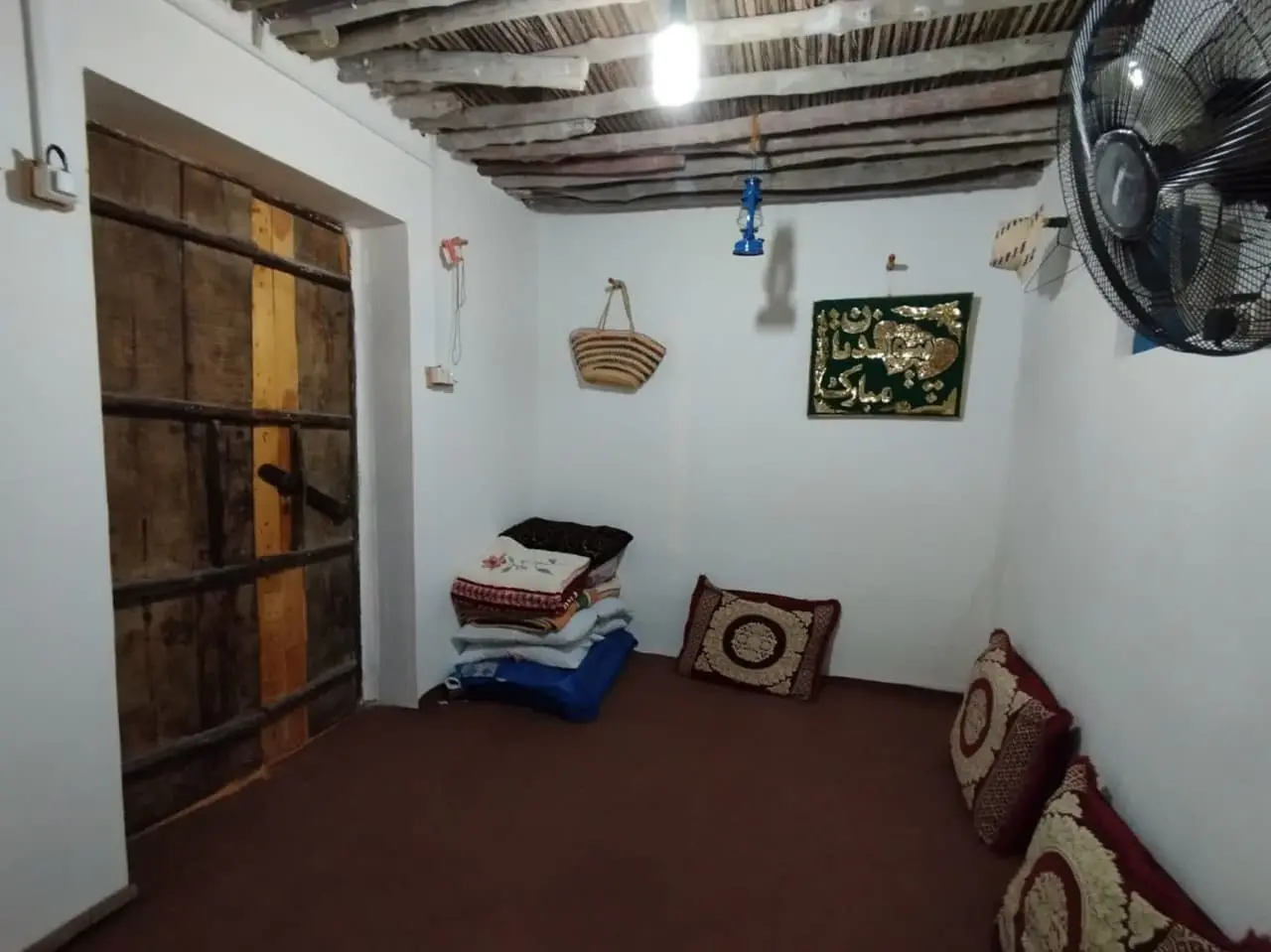 بومگردی ناخدا علی اتاق گل یاسمین