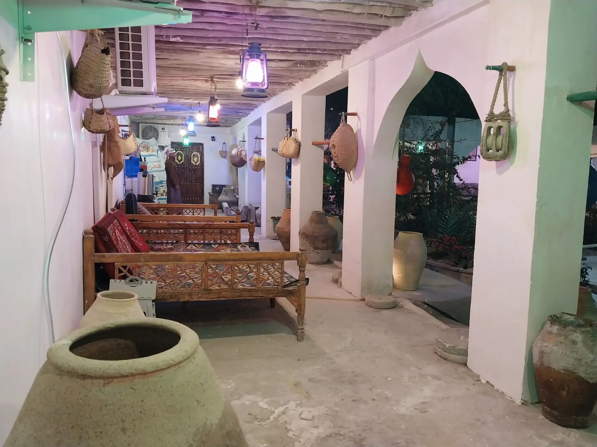 بومگردی ناخدا علی اتاق گل یاسمین