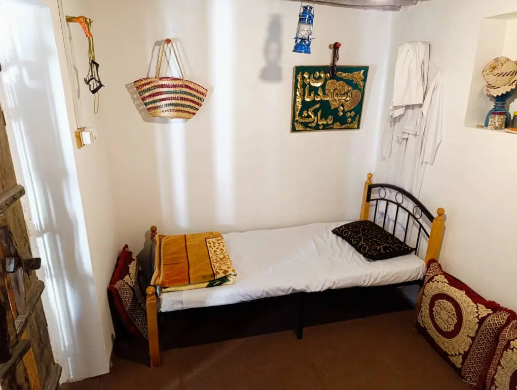 بومگردی ناخدا علی اتاق گل یاسمین