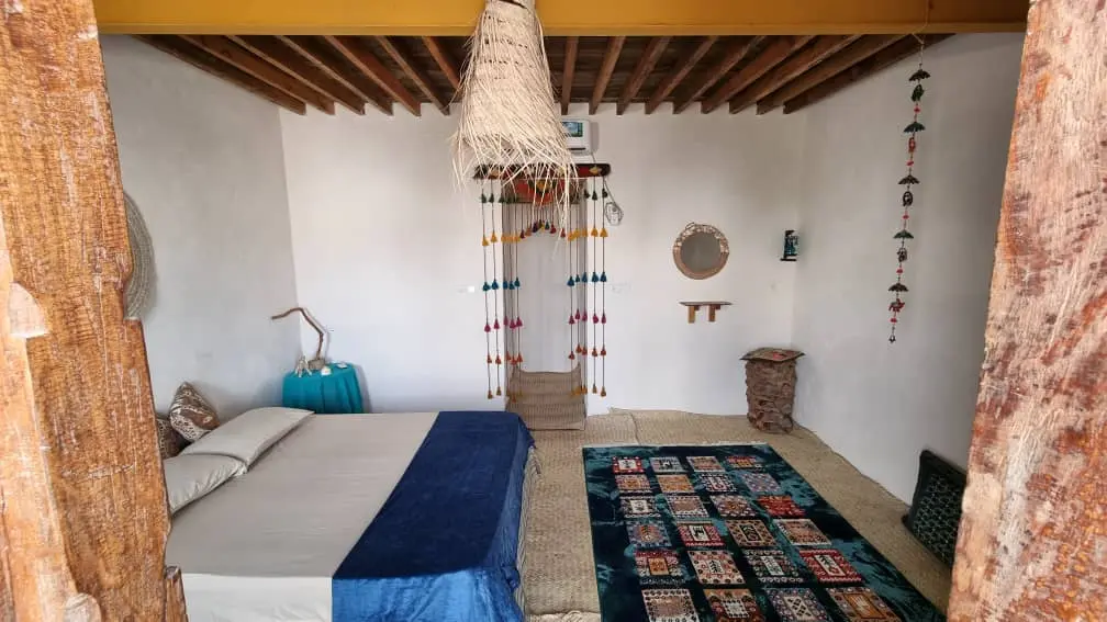 بوم گردی سفرسال اتاق کُنته