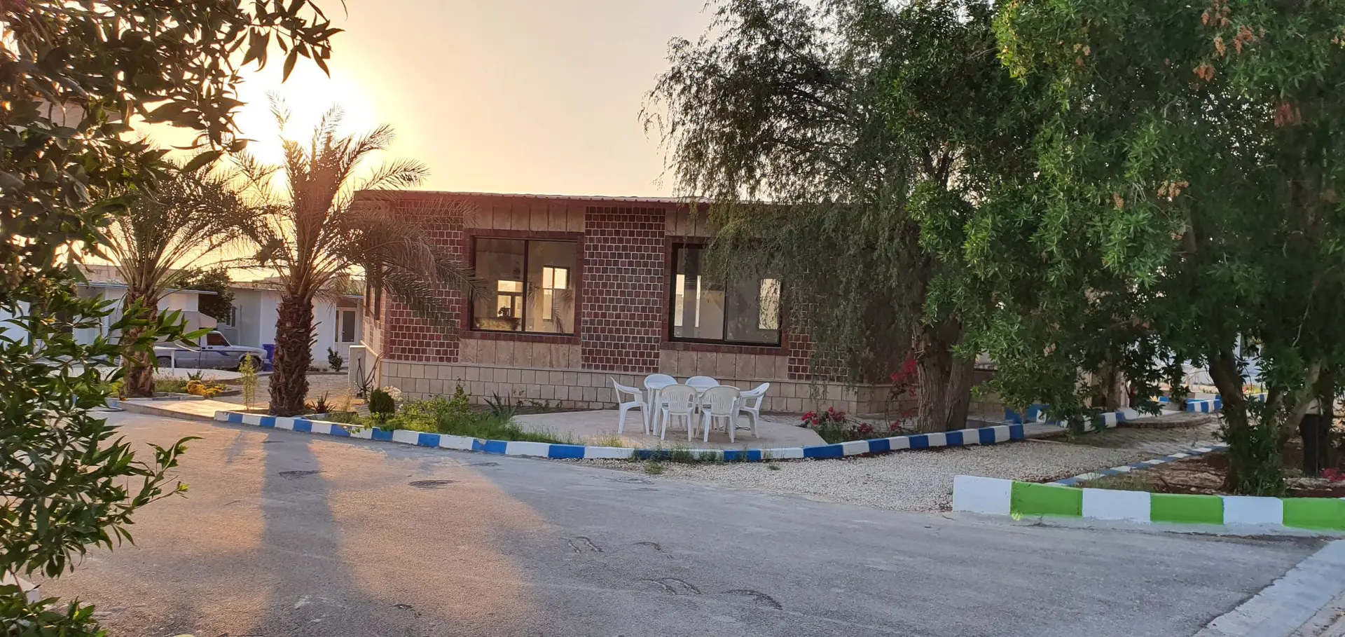 اقامتگاه گردشگری ارغوان اتاق چهار تخته