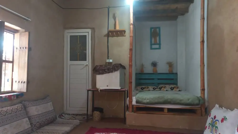 بوم گردی عیدروس اتاق هامور