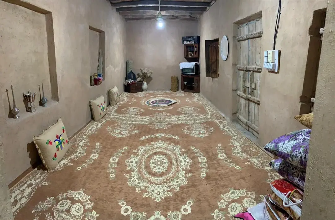 بوم گردی عیدروس اتاق هامور