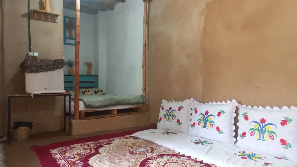 بوم گردی عیدروس اتاق هامور