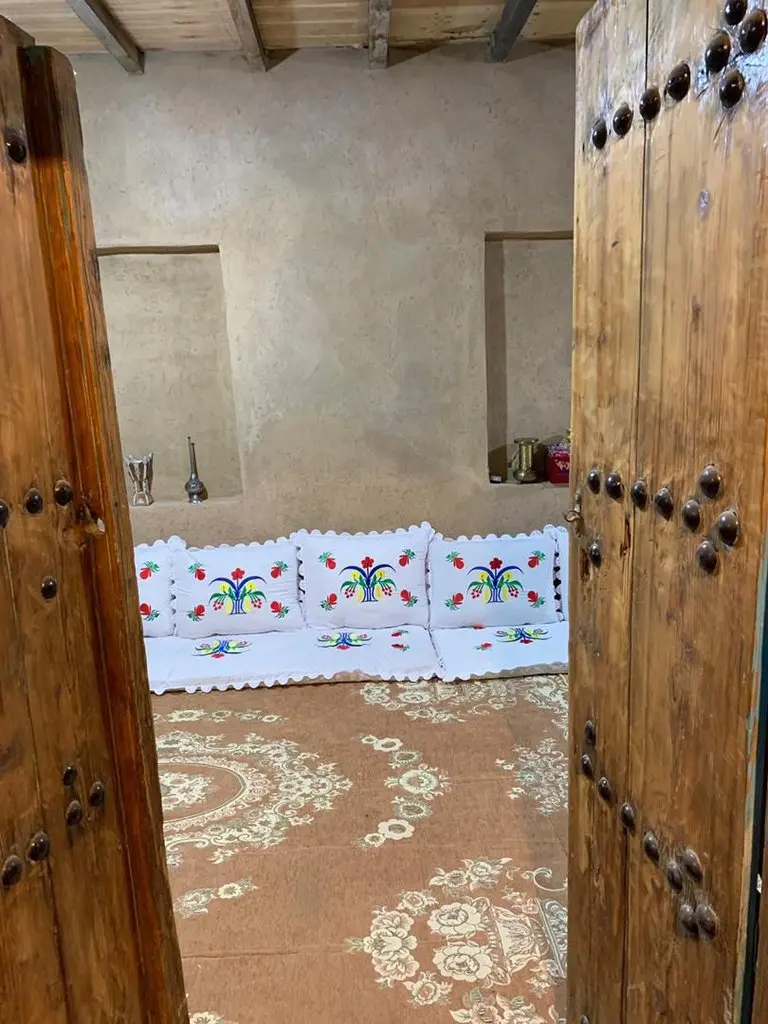بوم گردی عیدروس اتاق هامور