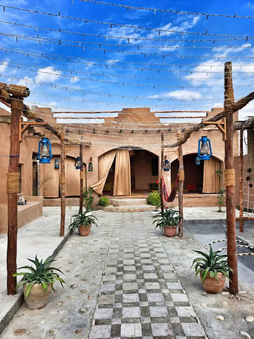 بوم گردی عیدروس اتاق هامور
