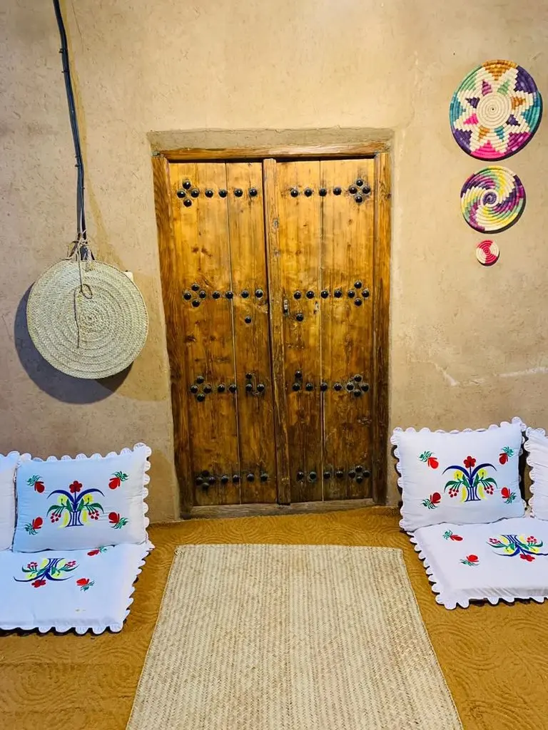 بوم گردی عیدروس اتاق هامور