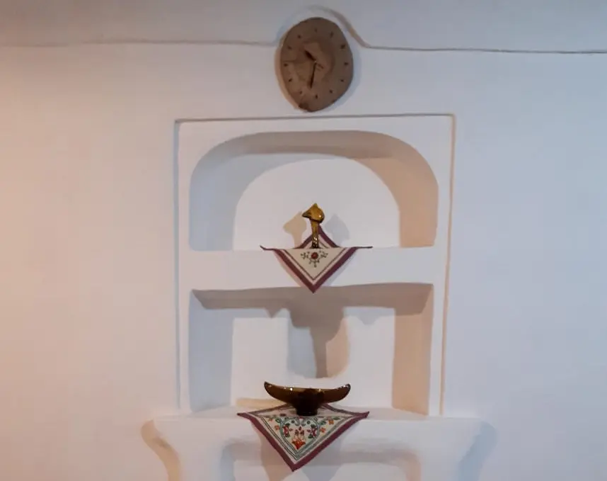 بوم گردی اله بوم اتاق آروس