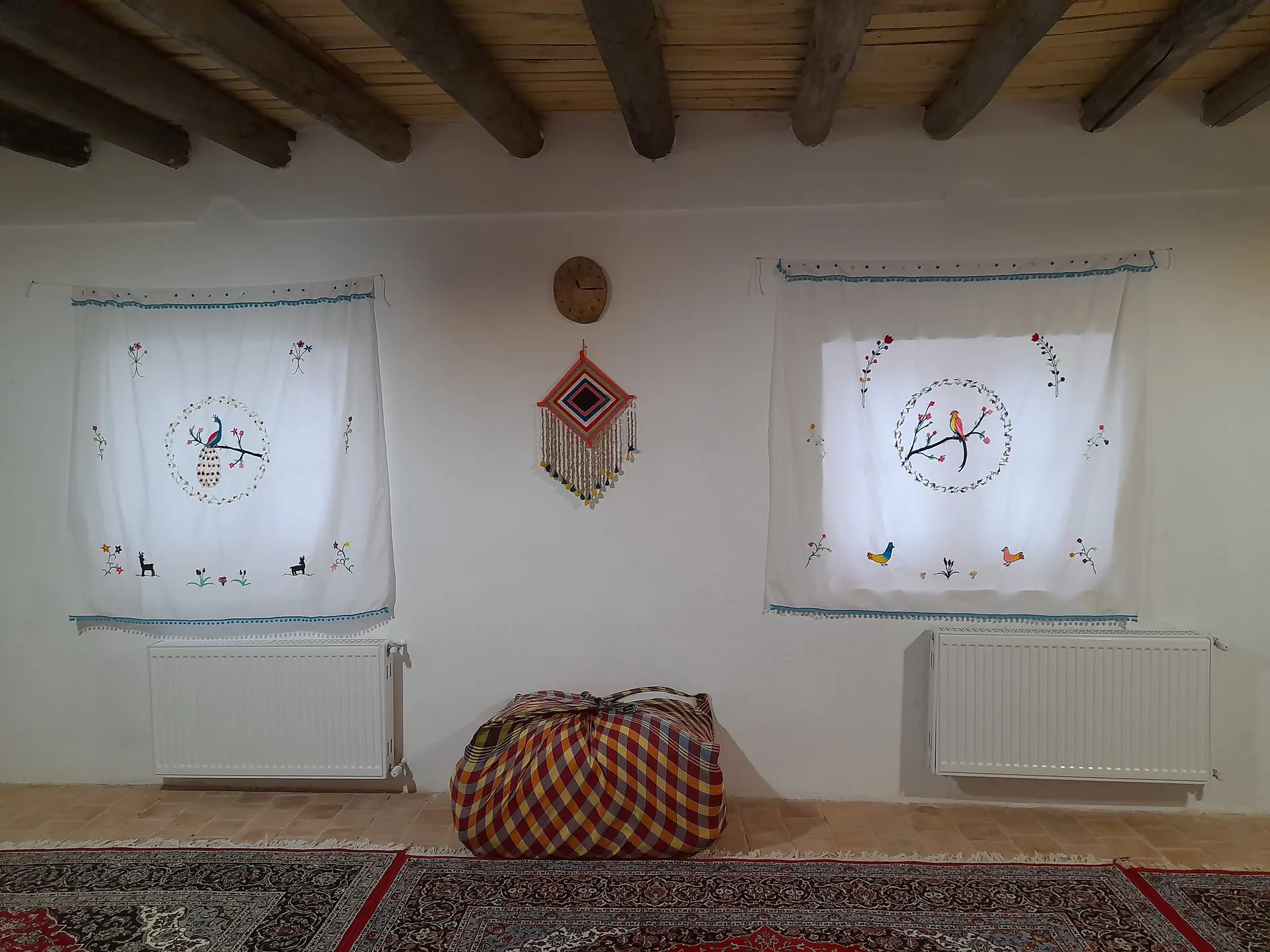 بوم گردی اله بوم اتاق کدخدا