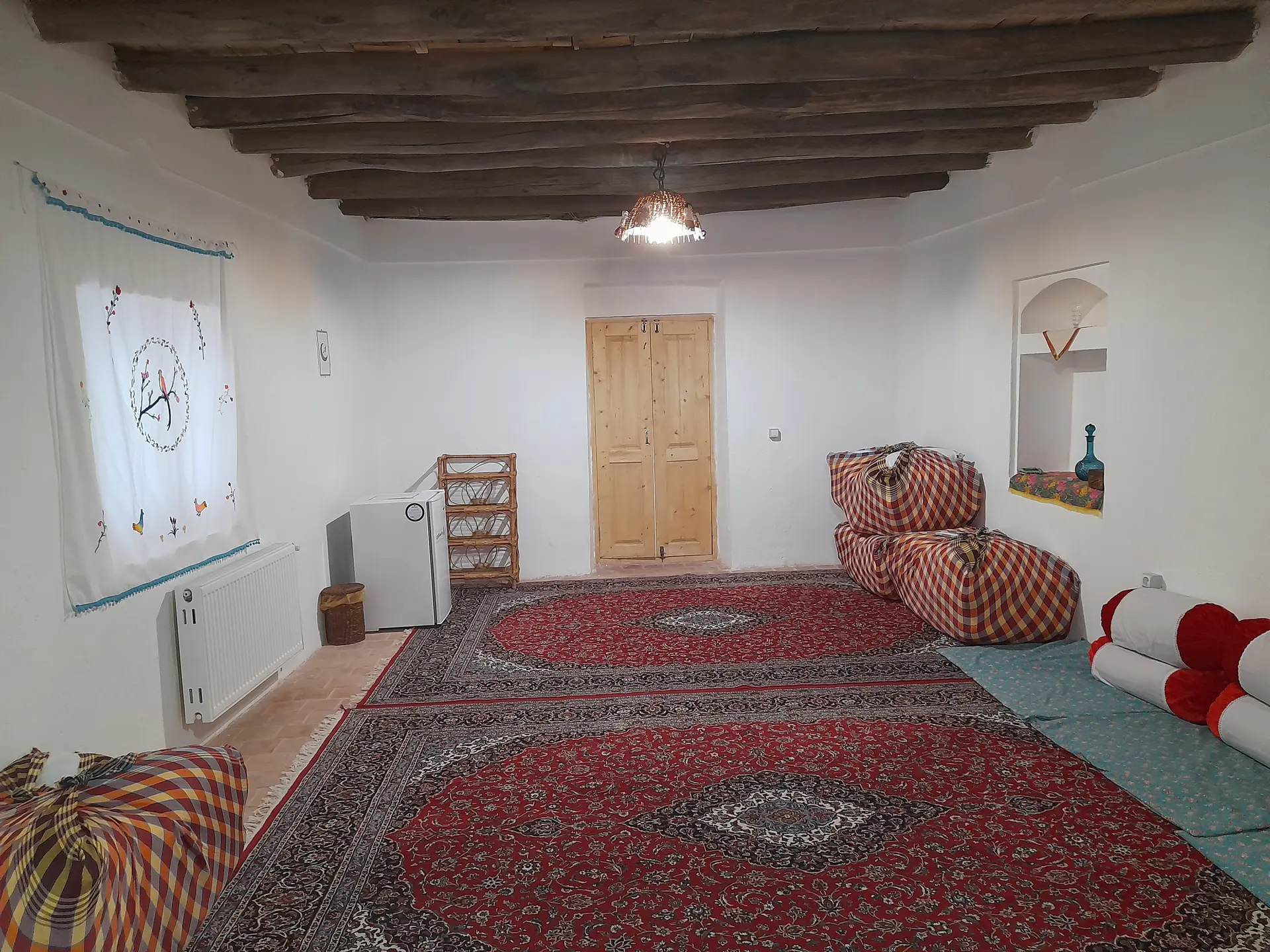 بوم گردی اله بوم اتاق کدخدا