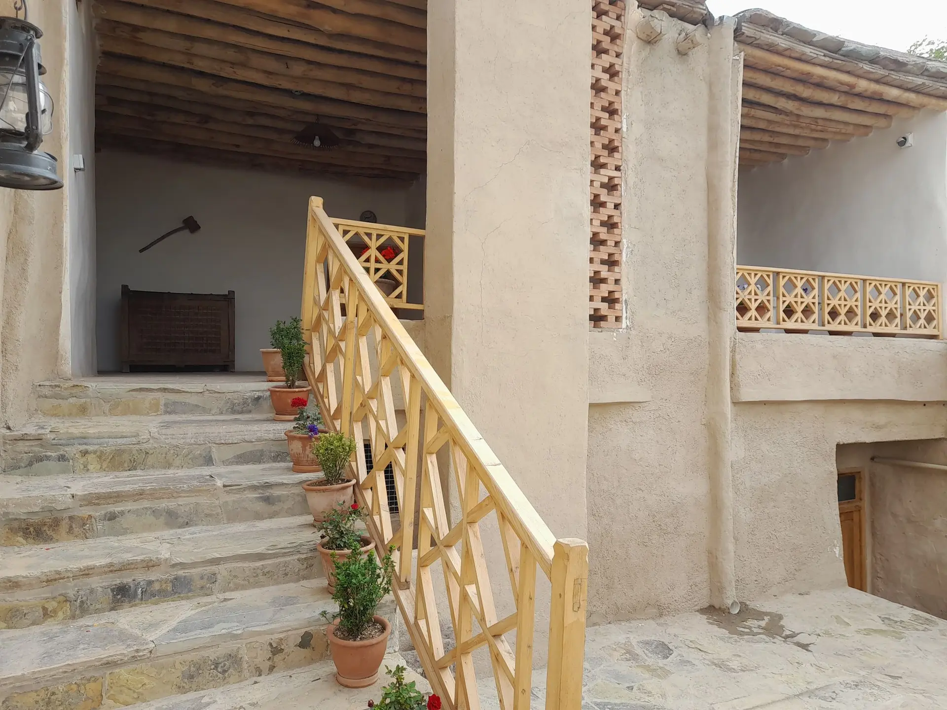بوم گردی اله بوم اتاق آسبون