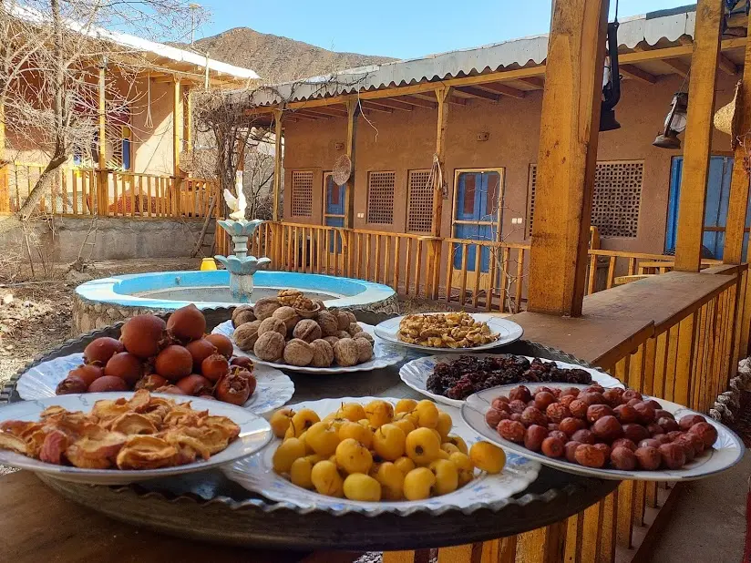 بوم گردی آله آموت اتاق دوم