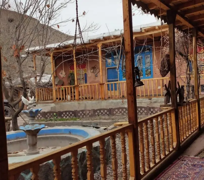 بوم گردی آله آموت اتاق سوم
