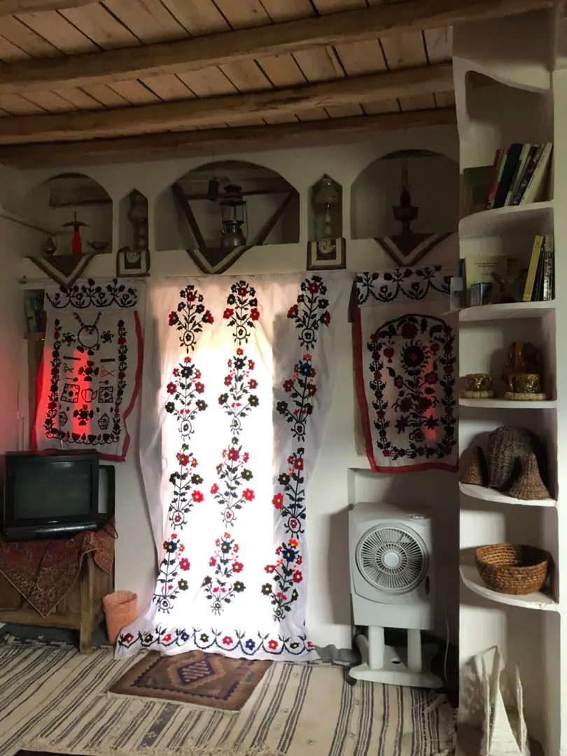 بوم گردی آله آموت اتاق چهارم
