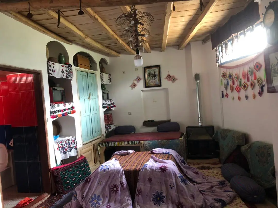 بوم گردی آله آموت اتاق چهارم
