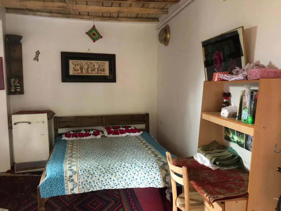 بوم گردی آله آموت اتاق چهارم