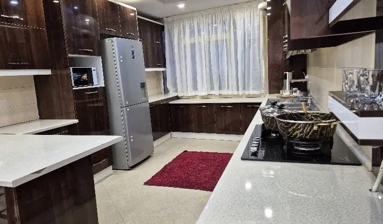 آپارتمان دو خوابه روشا واحد آوا