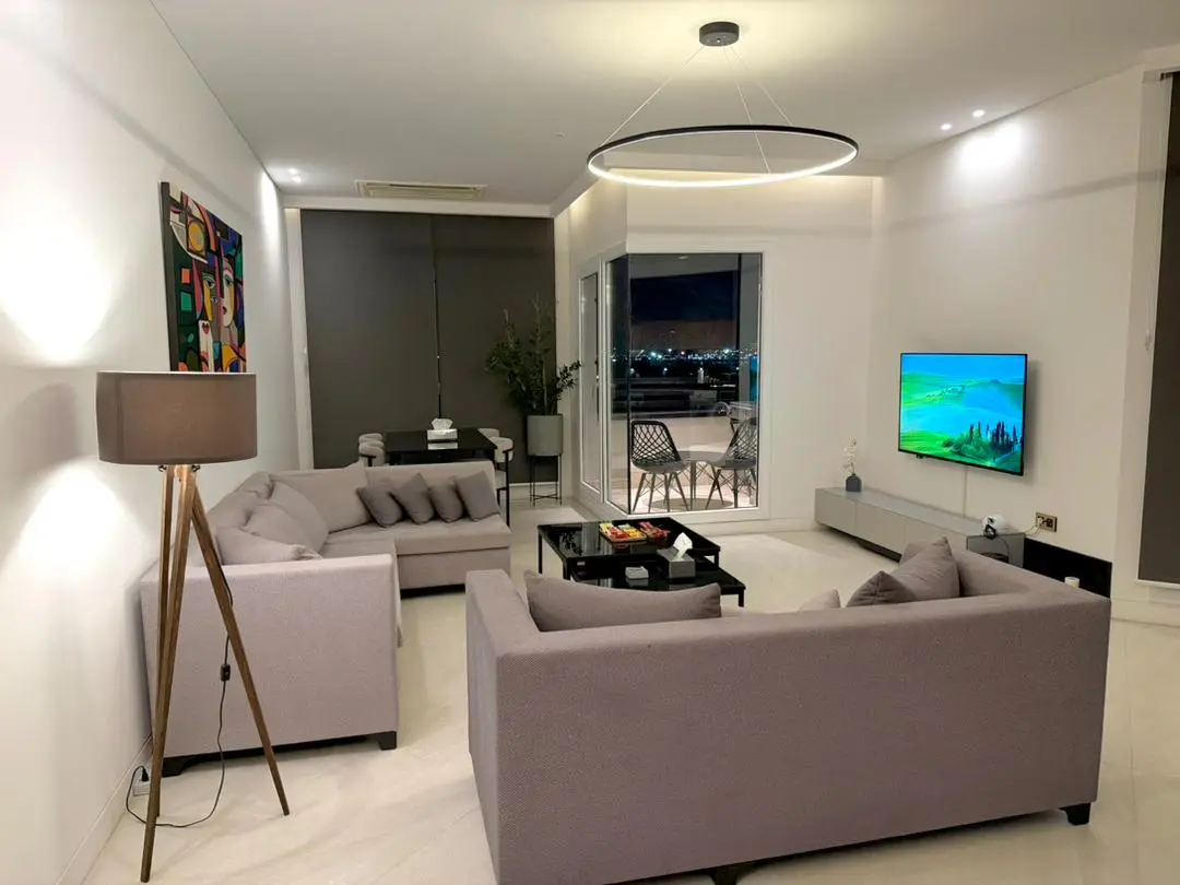 آپارتمان دوخوابه دریاچه