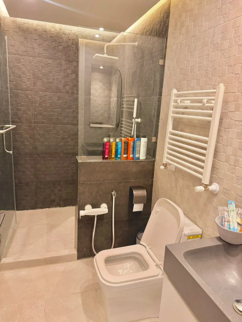 آپارتمان دوخوابه دریاچه ۲