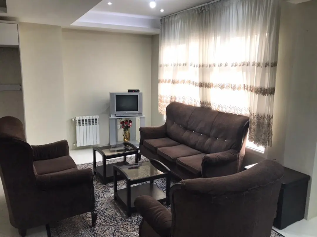 آپارتمان یک خوابه آگور 5