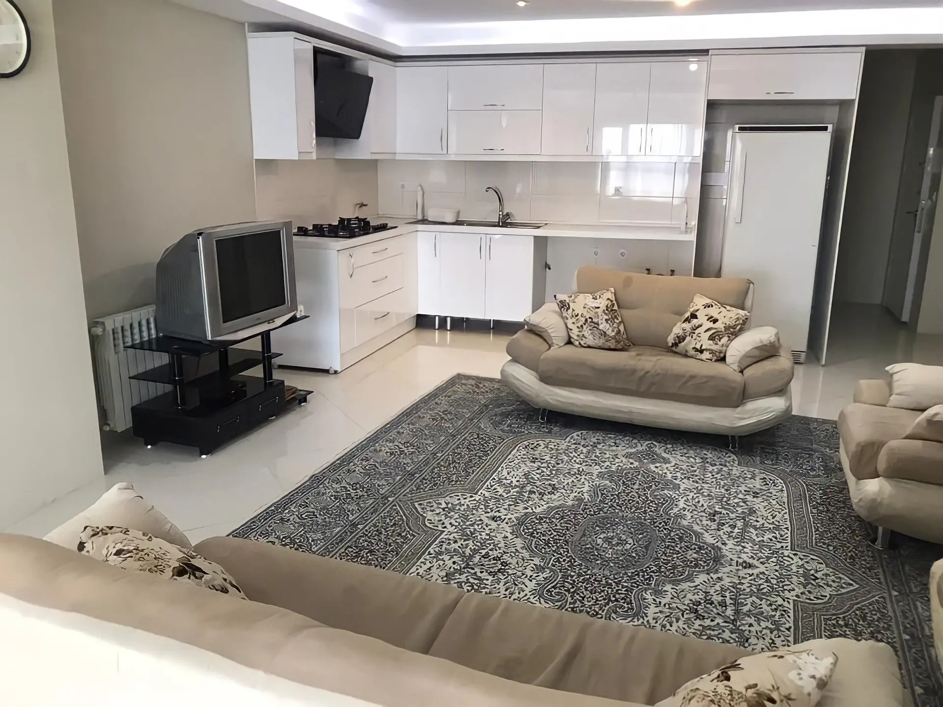 آپارتمان دوخوابه آگور 38