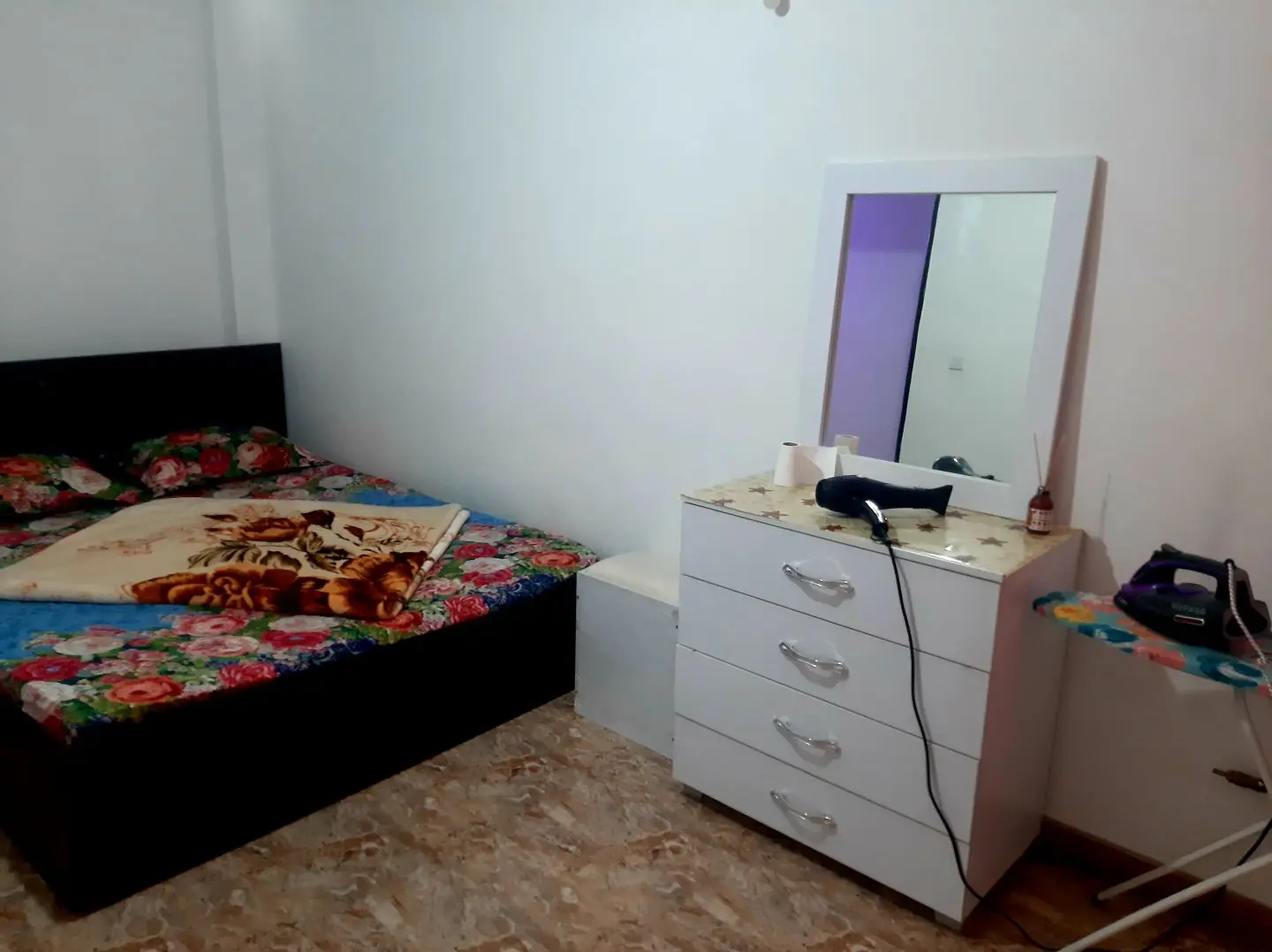 آپارتمان تک خوابه زنبق