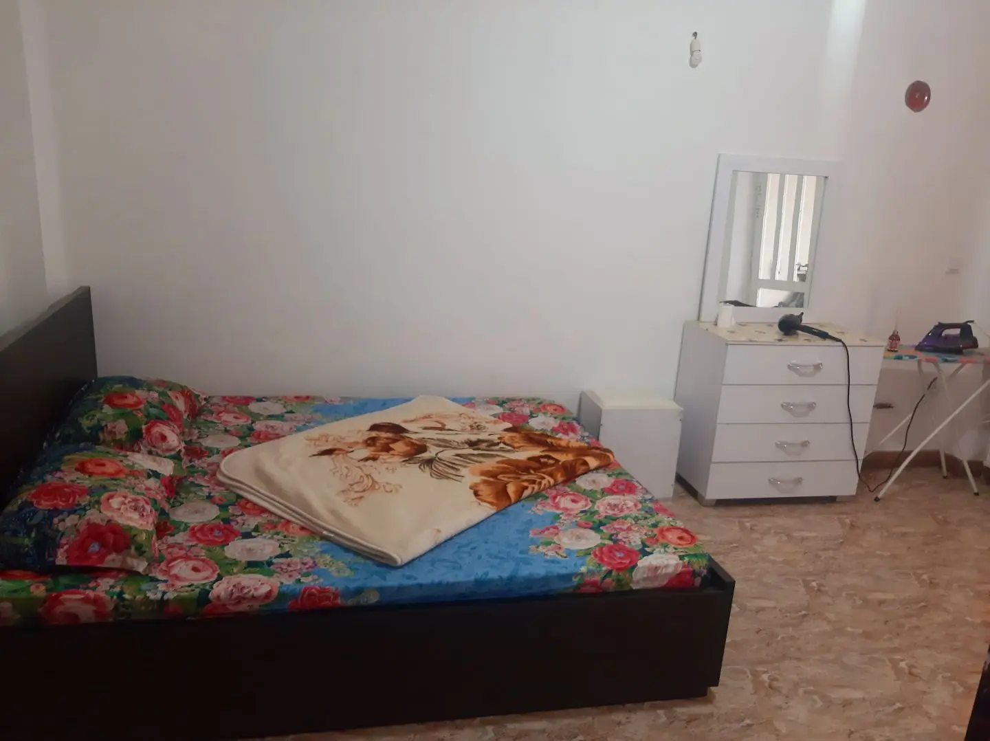 آپارتمان تک خوابه زنبق