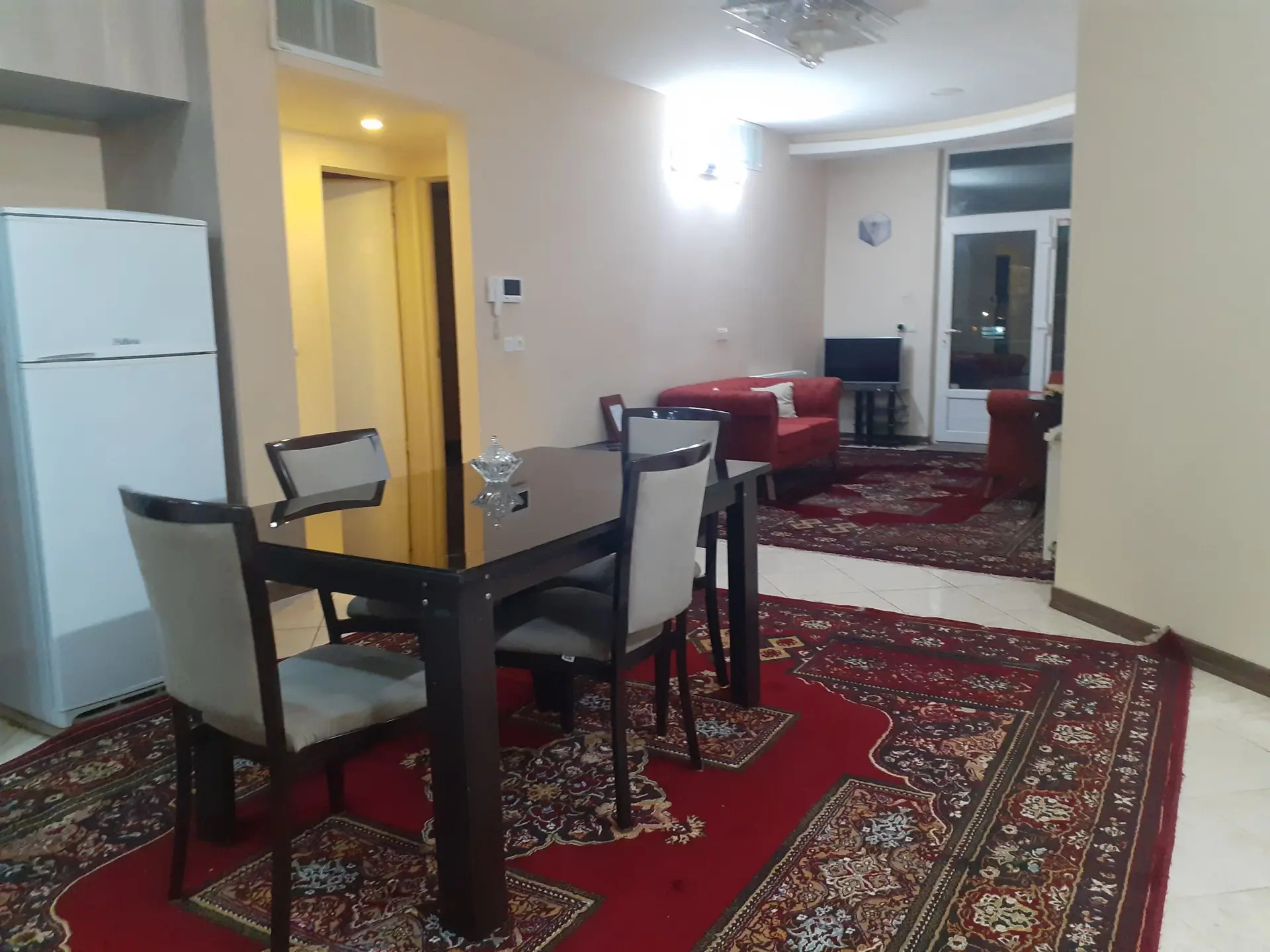 آپارتمان دوخواب استقلال 207
