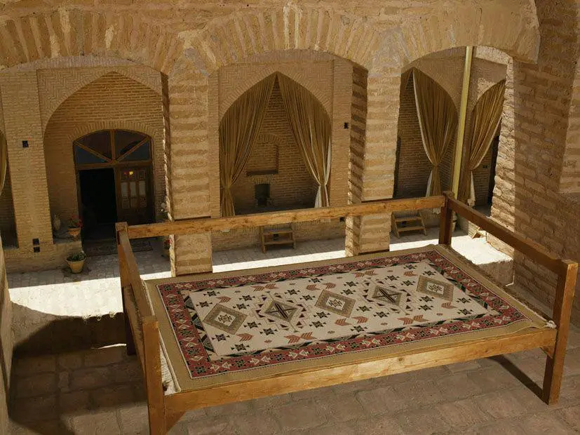 رزرو هتل در مهریز یزد