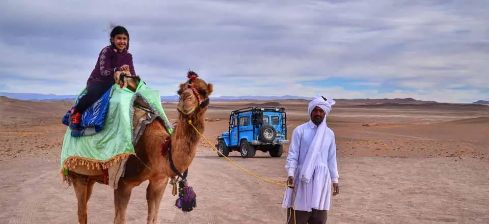 اقامتگاه بوم گردی نمکزار سه قلعه در سرایان