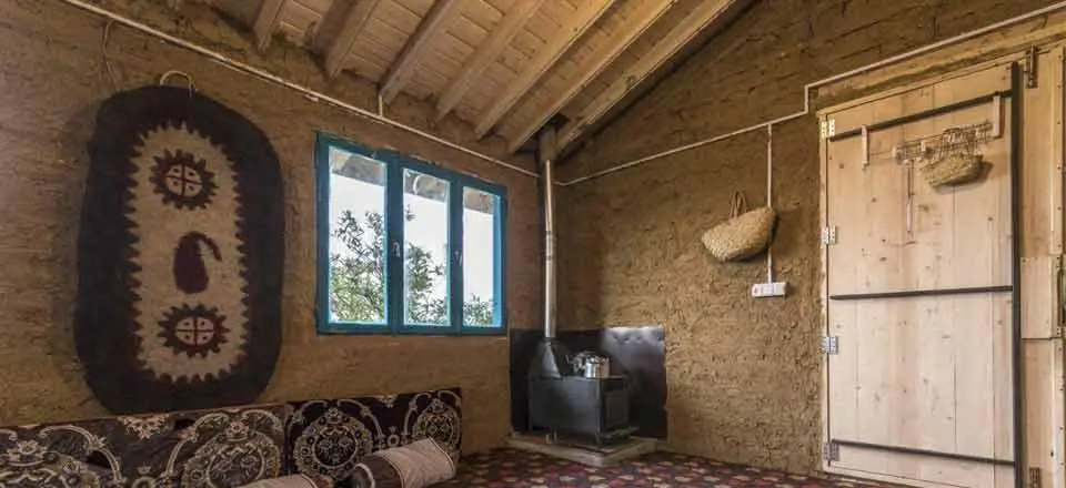 اقامتگاه تیکیش زیبا در تنکابن