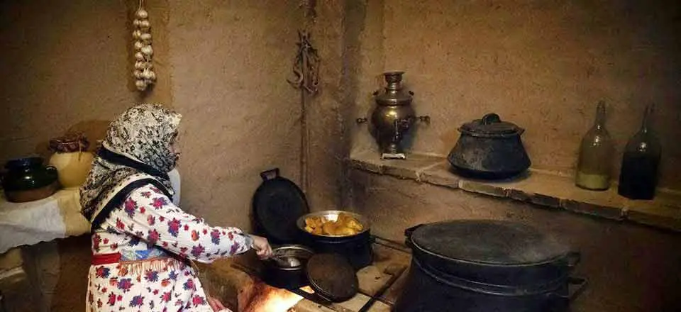 اقامتگاه بوم گردی کهندژ در چناران