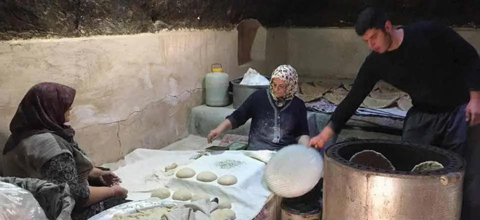 اقامتگاه بوم گردی مزراچو در نایین