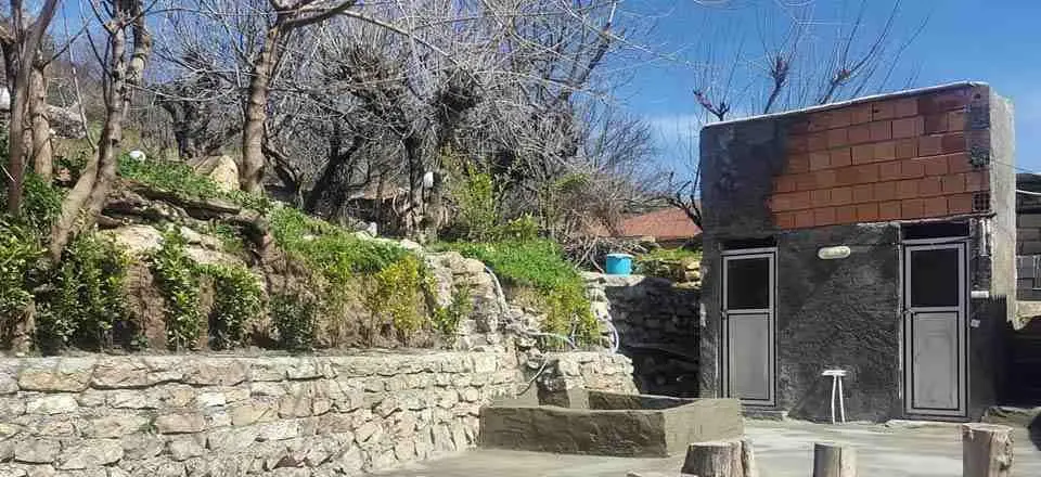 بوم گردی کلبه قزلباش مینودشت