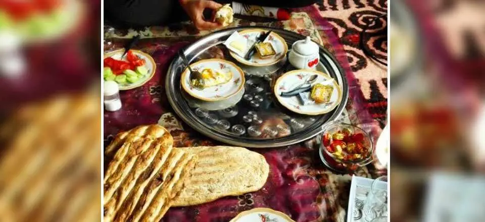 بوم گردی کلبه قزلباش مینودشت