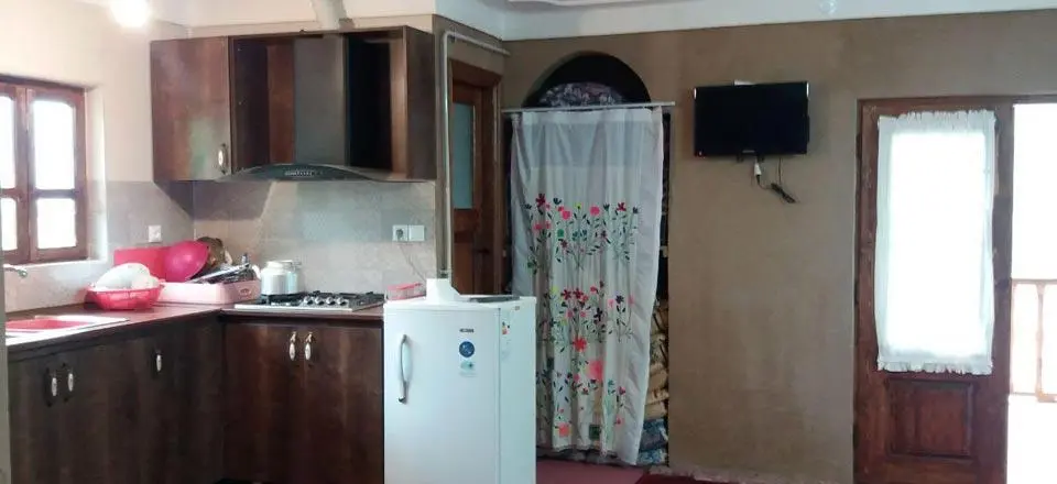 اقامتگاه بوم گردی پونه آرام علی آبادکتول