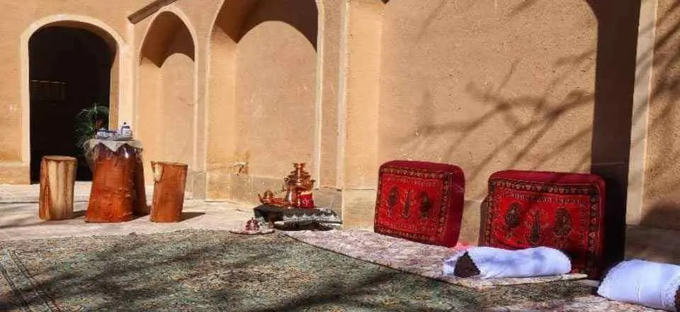 بوم گردی روشن دون ماهان