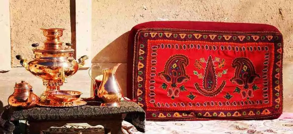 بوم گردی روشن دون ماهان
